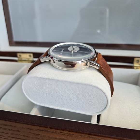 Komono Mens Minimal Watch - Picture 3 of 4